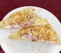Блин с ветчиной и сыром