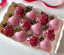 Клубника в белом шоколаде Pink