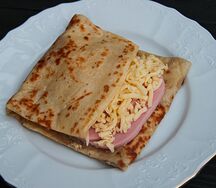 Блины с ветчиной и сыром