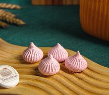 Безе клубничное