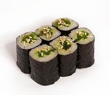 Веганский ролл с чукой