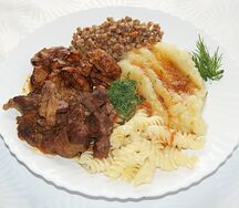 Ассорти с гуляшом