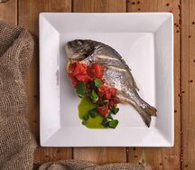 Дорадо с каперсами черри и соусом пилати