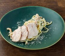 Паста с подкопченным цыпленком и грибами