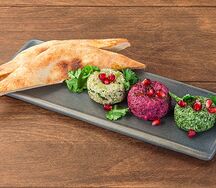 Ассорти пхали с лепёшкой шоти