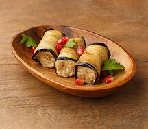 Рулетики из баклажанов с начинкой из ореховой пасты