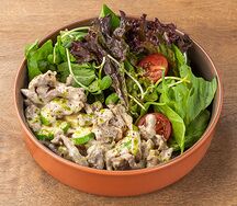 Тёплый салат с индейкой