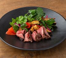 Салат с ростбифом из мраморной говядины