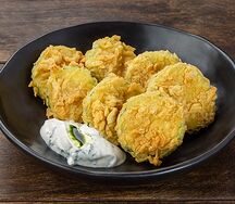 Хрустящий цукини с мятно-йогуртовым соусом