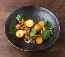 Жареный картофель с грибами