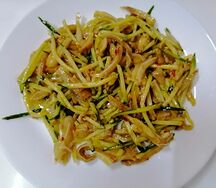 Уши свиные с огурцом