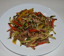 Язык с овощами
