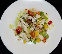 Салат куриный