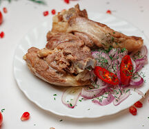 Жареная баранина с овощами