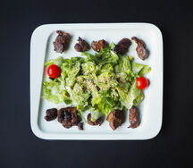 Салат из куриной печени