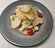Цезарь с курицей