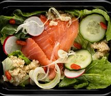 Салат со слабосоленым лососем 