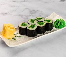 Маки ролл с чукой