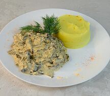 Бефстроганов с картофельным пюре