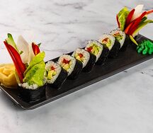 Ролл Ясай с перцем, огурцом, авокадо, грибами шиитаке