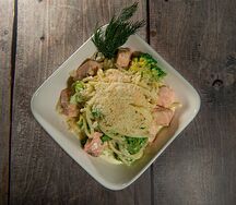 Паста с лососем и брокколи