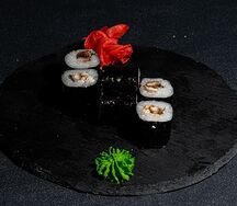 Маки ролл с угрем