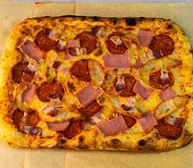 Римская пицца мясная