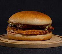 Бургер с куриной котлетой