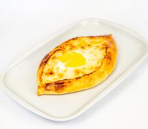 Хачапури по-аджарски с сыром