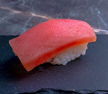 Нигири с тунцом