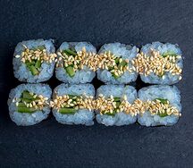 Тонкий ролл с огурцом