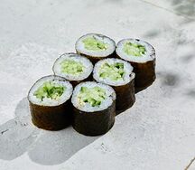 Ролл с огурцом