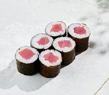 Ролл с тунцом