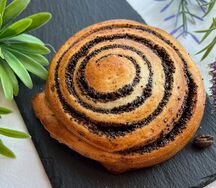 Булочка с маком