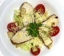 Цезарь с курицей