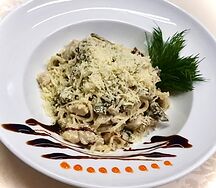 Паста с курицей и грибами
