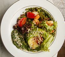 Креветки, киноа, авокадо