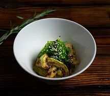 Теплый салат из кабачков гриль и чуки