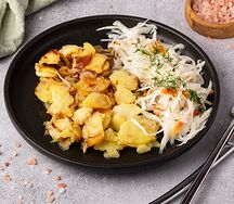Картофель по-домашнему с маринованной капустой