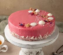 Торт Йогуртовый с малиной