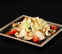 Салат Цезарь с курицей