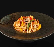 Wok c морепродуктами