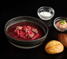 Борщ со сметаной и салом