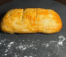 Булочка с шоколадом