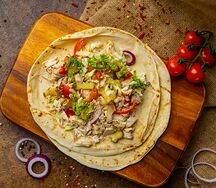 Большая шаурма с курицей