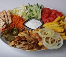 Шаверма на тарелке