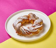 Калач с черникой