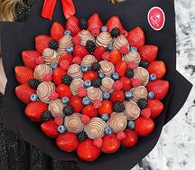 Букет из клубники со всеми ягодами Молочная классика L