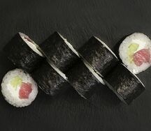 Ролл с мясом тунца