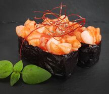 Гункан с морским гребешком